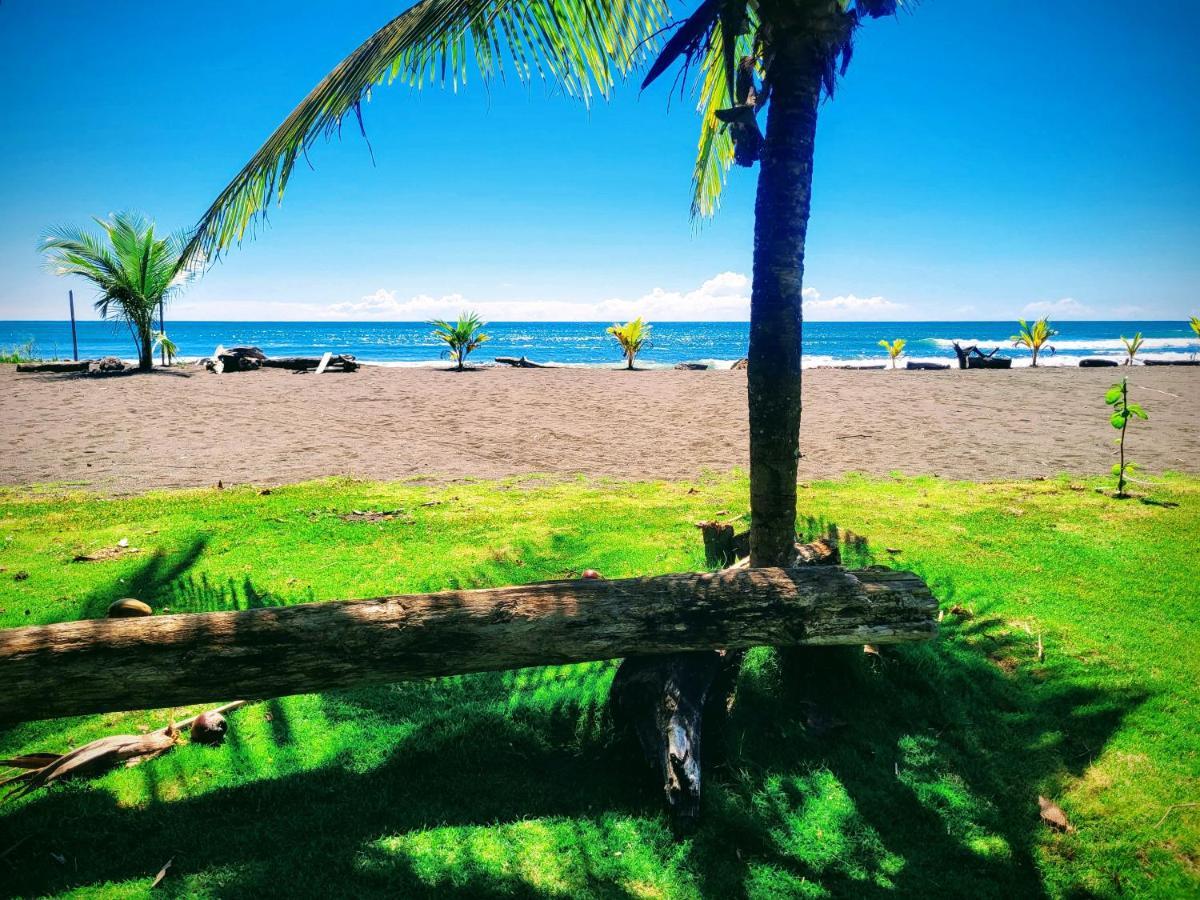 Playa Palo Seco Parrita